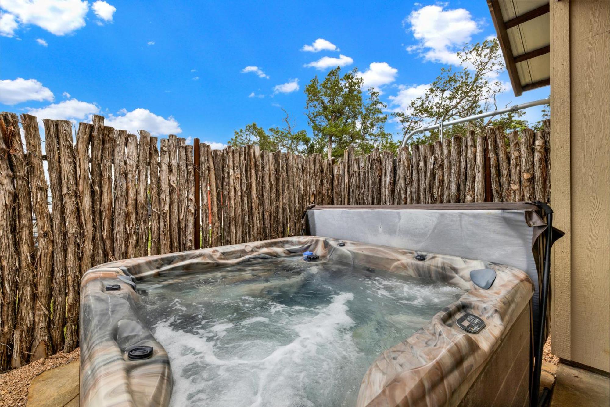 West End Luxury Retreat With Resort Style Pool And Hot Tub! Fredericksburg Exterior foto