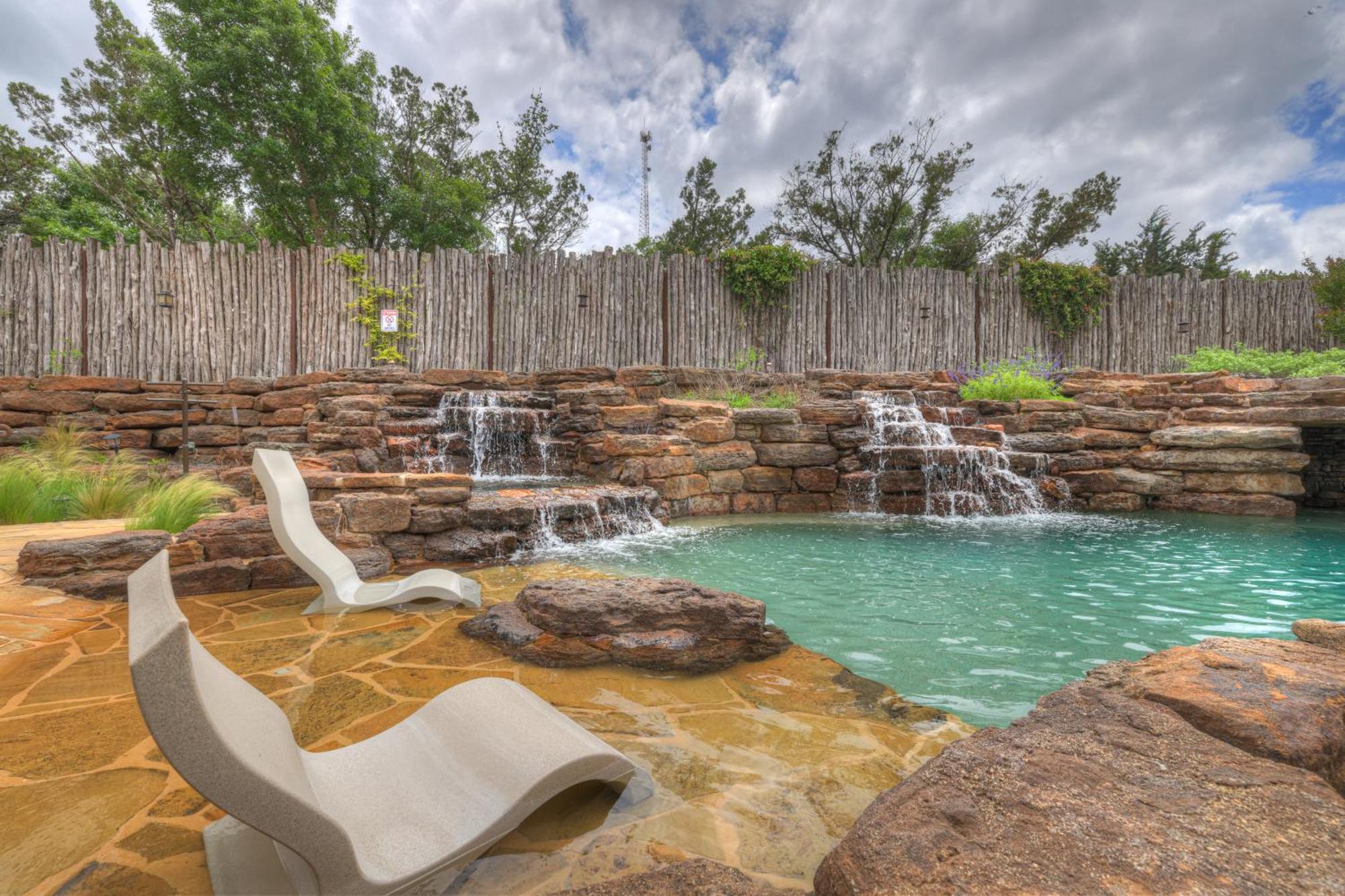 West End Luxury Retreat With Resort Style Pool And Hot Tub! Fredericksburg Exterior foto