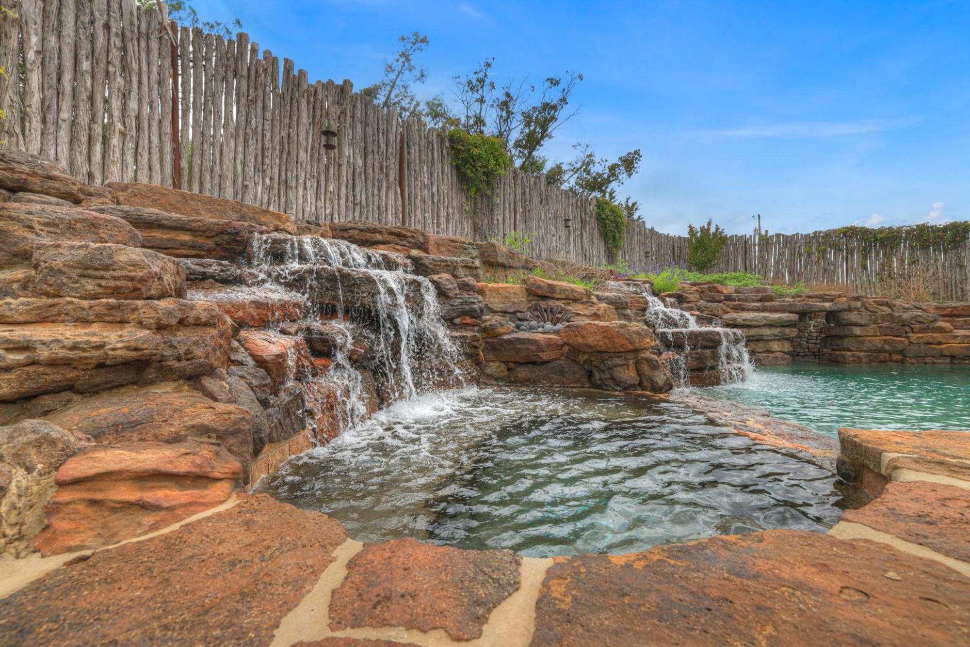 West End Luxury Retreat With Resort Style Pool And Hot Tub! Fredericksburg Exterior foto